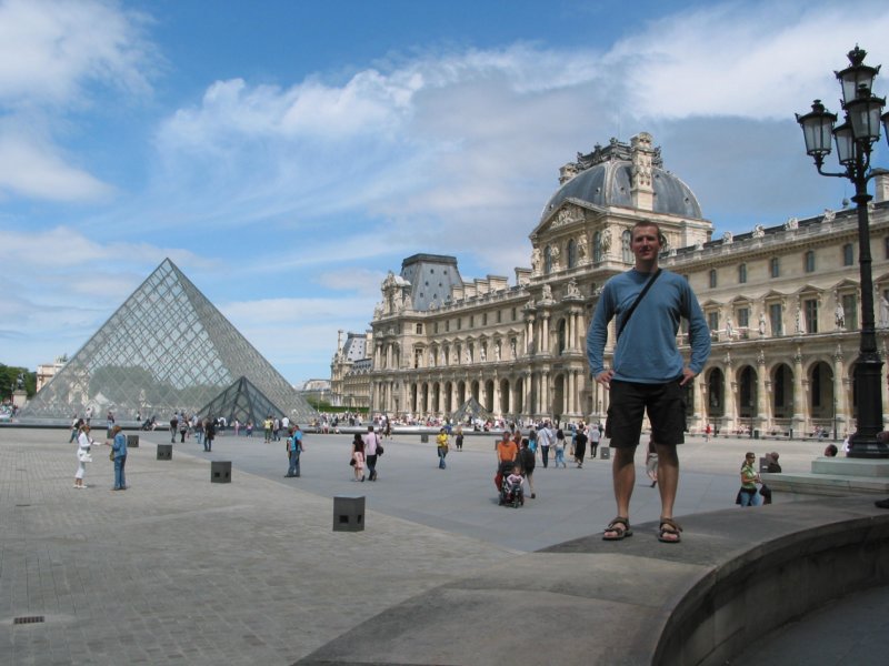 meandthepyramidofmusedulouvre.jpg